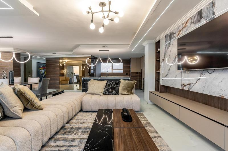 4 Bedroom Property for Sale in Bloubergstrand Western Cape